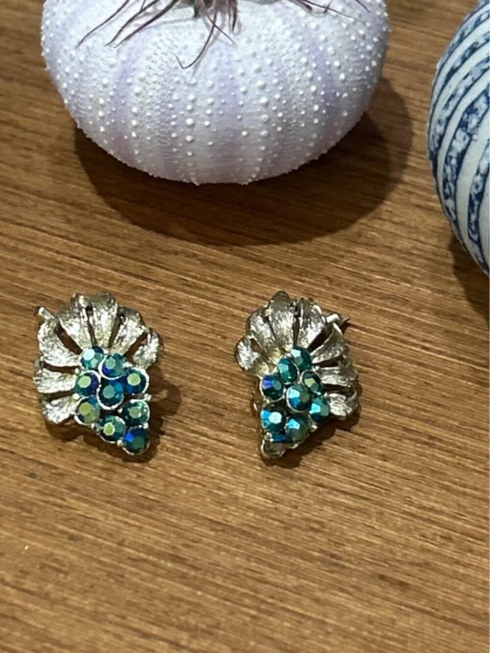 Vintage clip on earrings blue green rhinestone Aurora borealis